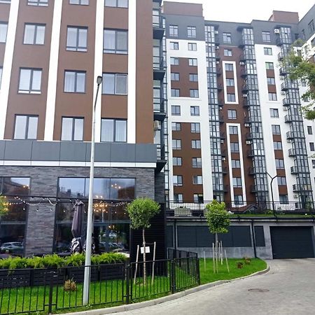 Vip Apartment У Центрі Міста, Новобуджк Театральний,Дуже Простора Rivne Kültér fotó