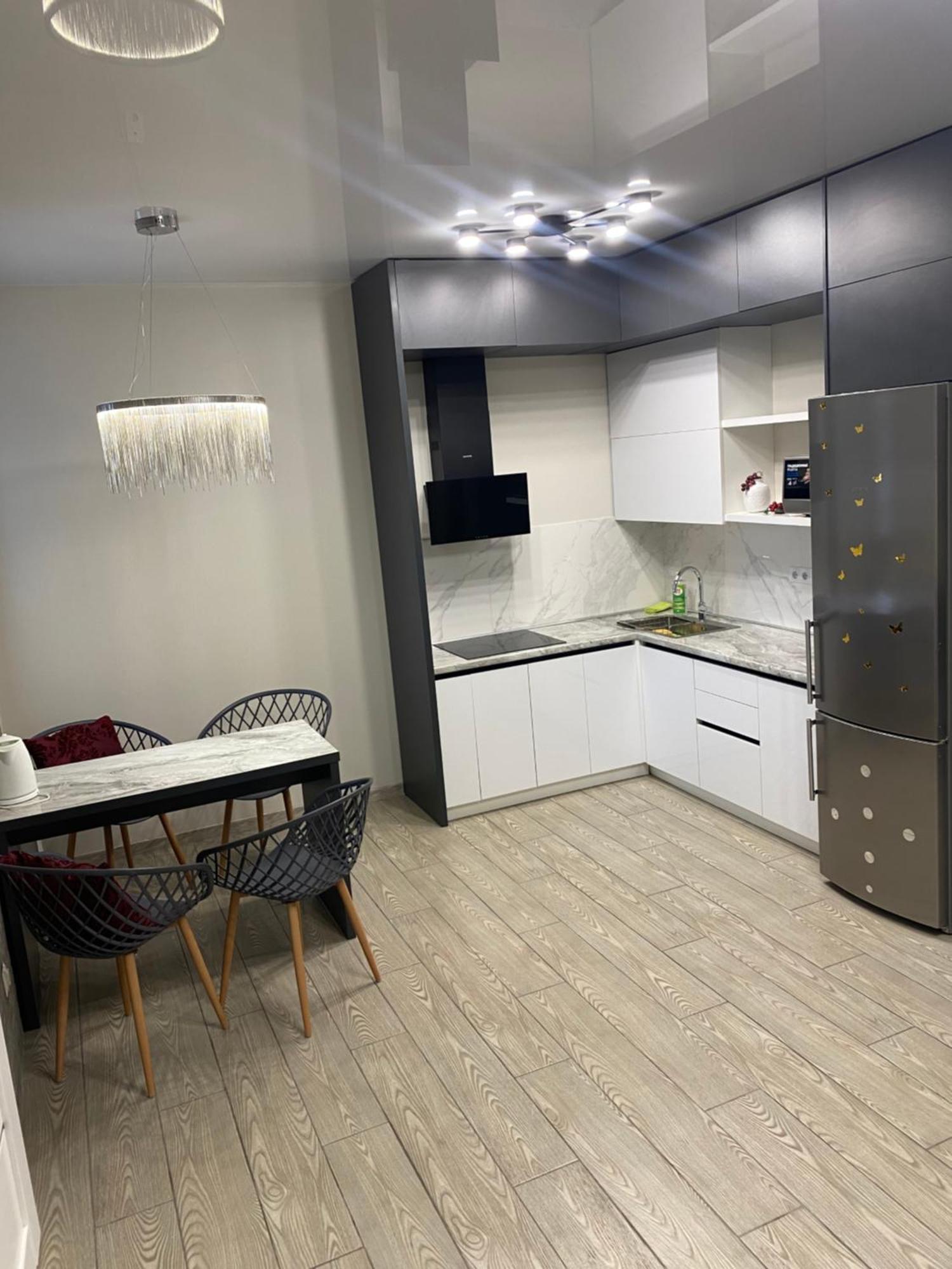 Vip Apartment У Центрі Міста, Новобуджк Театральний,Дуже Простора Rivne Kültér fotó