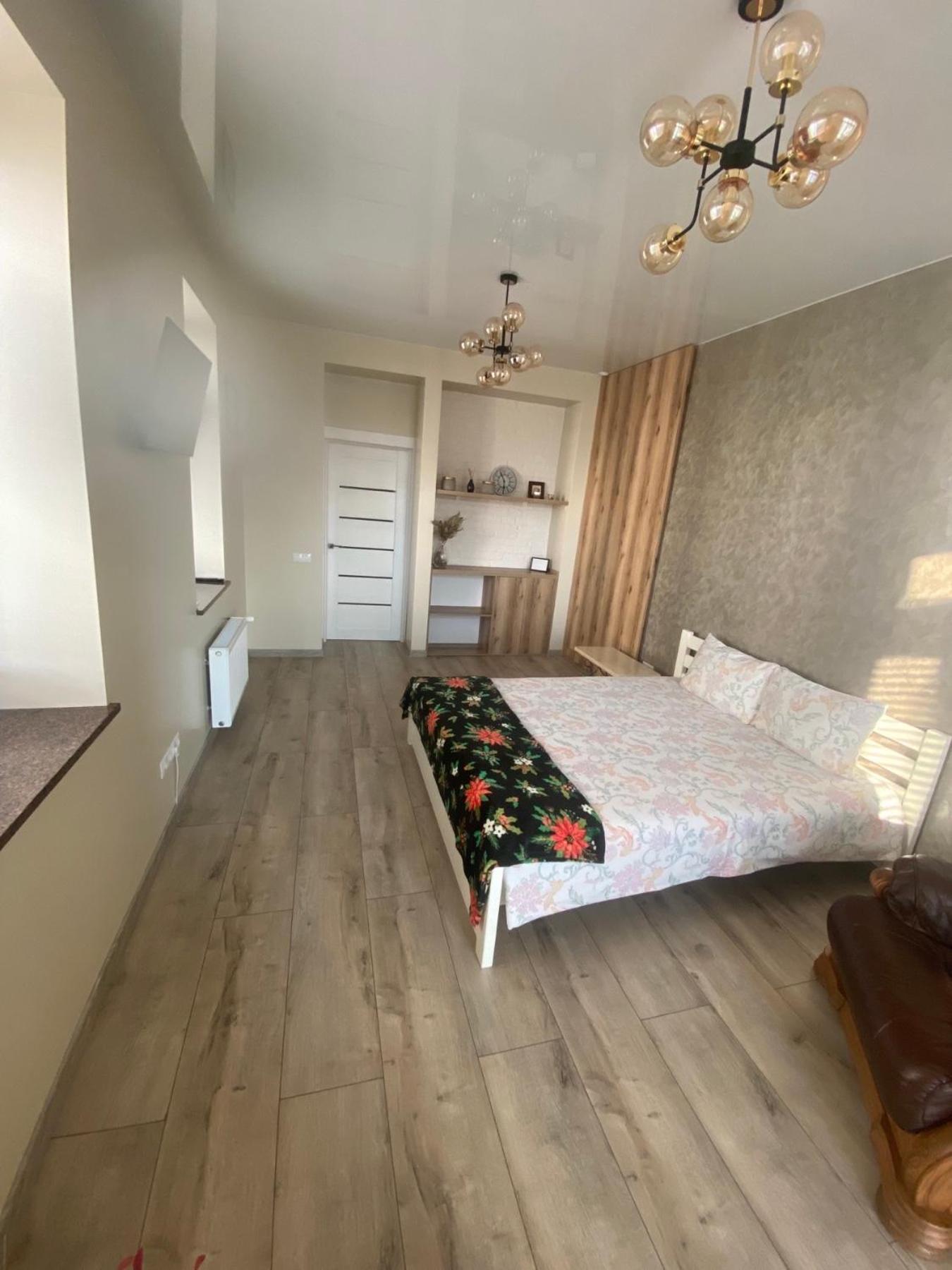 Vip Apartment У Центрі Міста, Новобуджк Театральний,Дуже Простора Rivne Kültér fotó